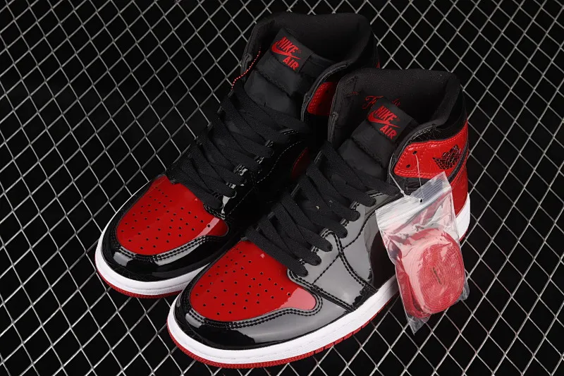 All categories Air Jordan Jordan series basketball shoes Air Jordan 1 High C version Air Jordan 1 High OG "Bred Patent" AJ1 Joe 1 patent leather black and red high-top basketball shoes 555088-063